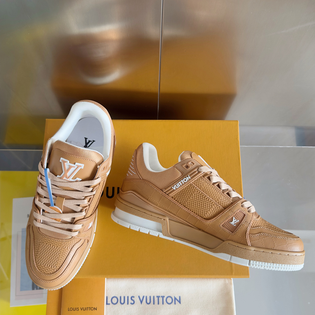 顶级版本:男款
LV TARINE路易威登 驴牌 L家 情侣款 休闲 运动鞋 滑板鞋
原版购入开发 做货