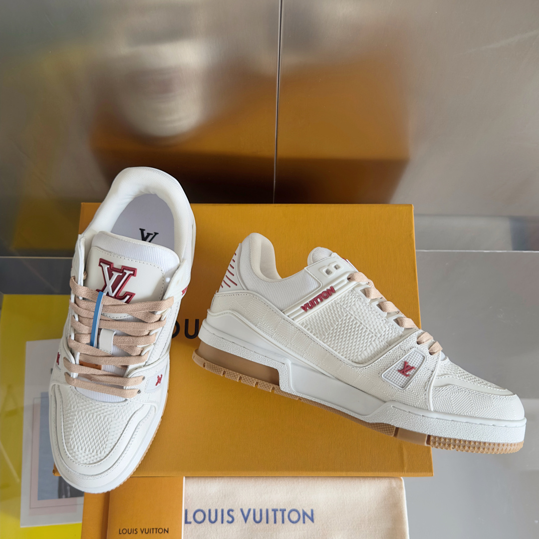 顶级版本:男款
LV TARINE路易威登 驴牌 L家 情侣款 休闲 运动鞋 滑板鞋
原版购入开发 做货