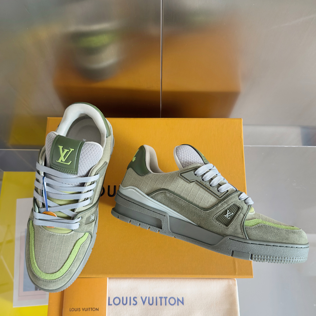顶级版本:男款
LV TARINE路易威登 驴牌 L家 情侣款 休闲 运动鞋 滑板鞋
原版购入开发 做货