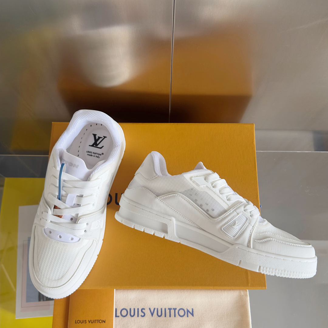 顶级版本：男款
LV TARINE路易威登 驴牌 L家 情侣款 休闲 运动鞋 滑板鞋
原版购入开发 做货
