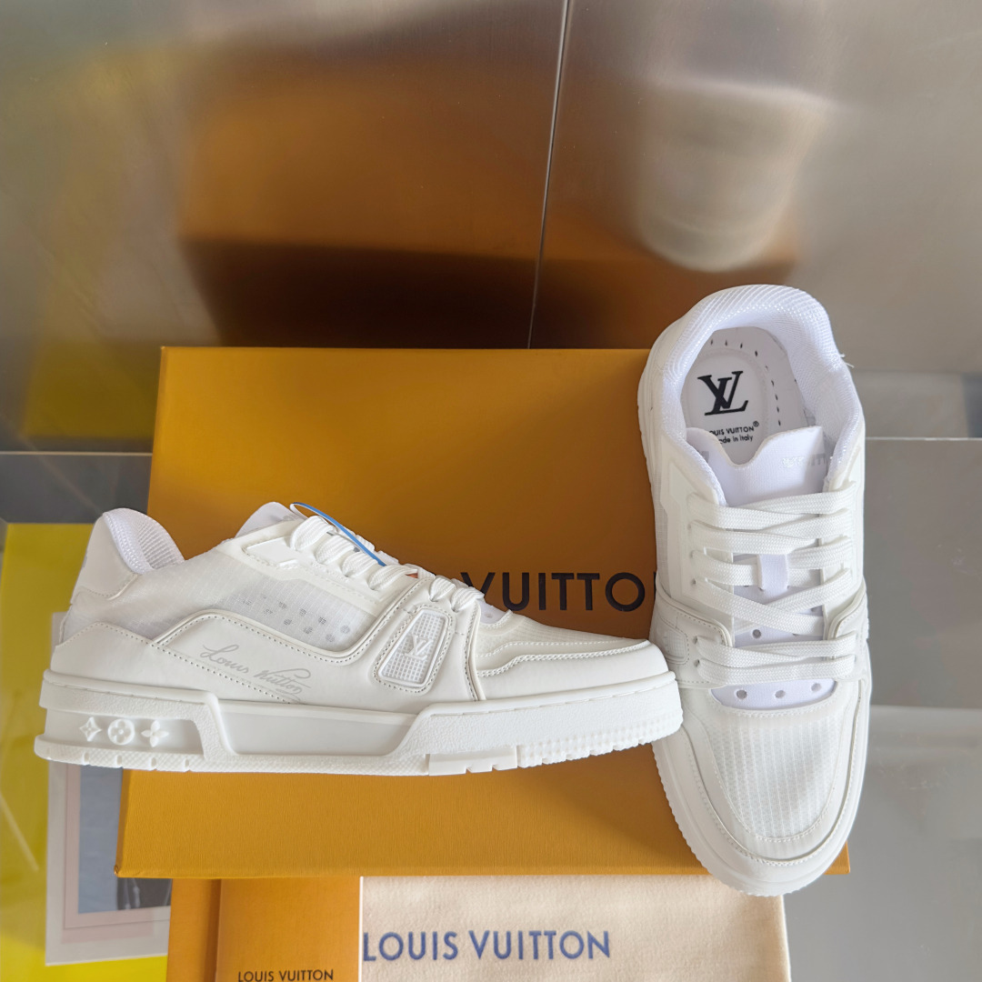 顶级版本：男款
LV TARINE路易威登 驴牌 L家 情侣款 休闲 运动鞋 滑板鞋
原版购入开发 做货