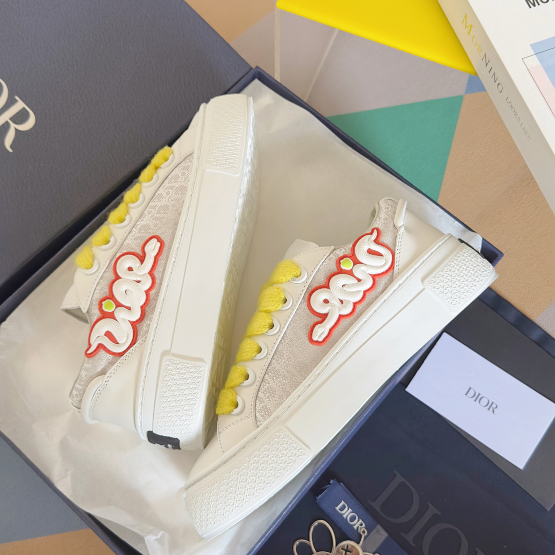 顶级版本：情侣款
迪奥Dior B33系列 最新蛇年限定 情侣款 休闲 运动鞋 滑板鞋
原版购入开发 做