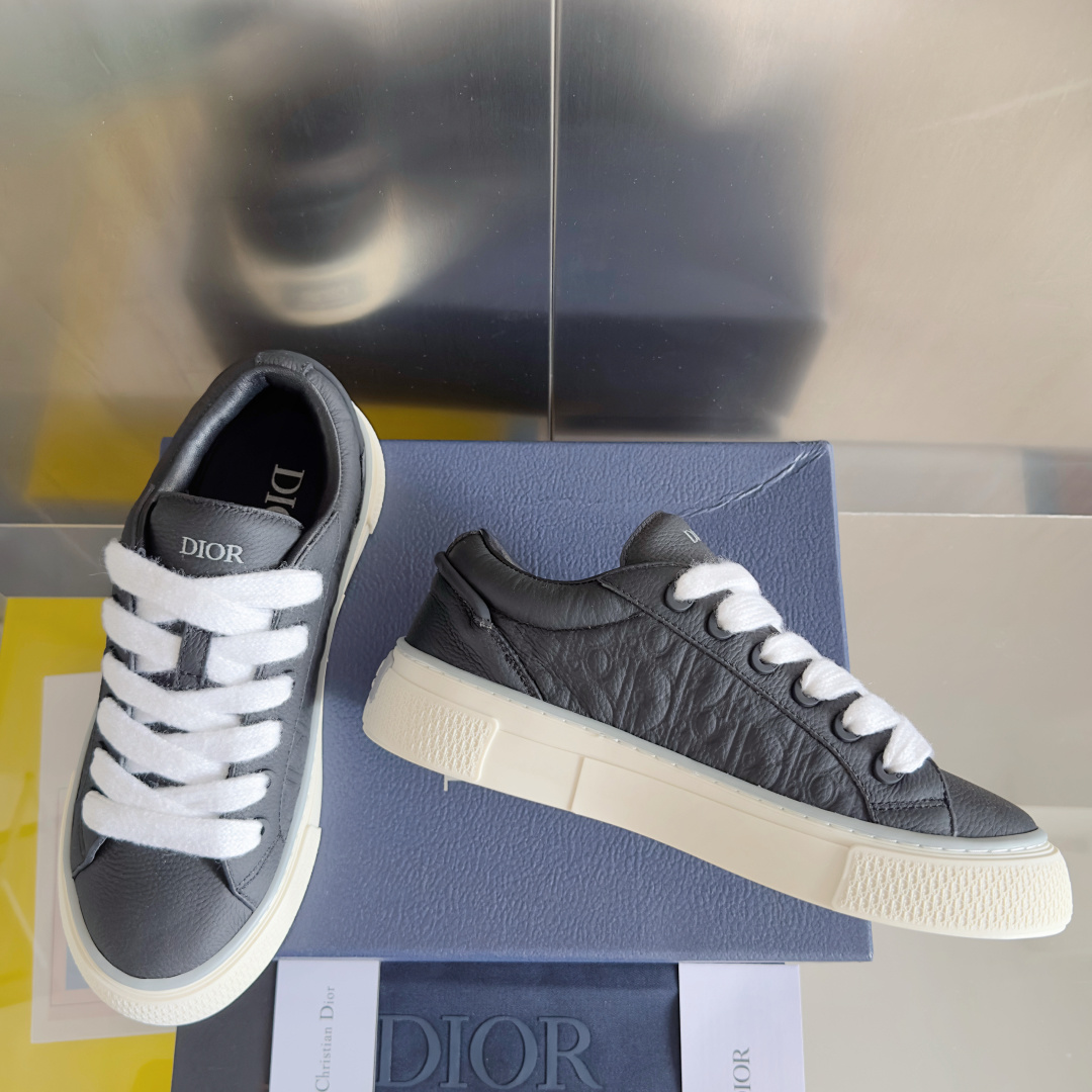 顶级版本:情侣款
Dior迪奥B33系列 Spin 情侣款 休闲 运动鞋 厚底 滑板鞋
原版购入开发 做