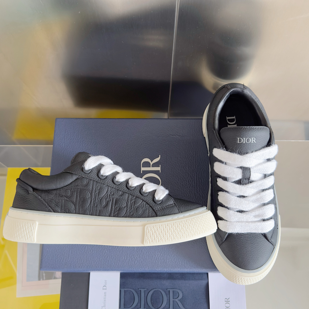 顶级版本:情侣款
Dior迪奥B33系列 Spin 情侣款 休闲 运动鞋 厚底 滑板鞋
原版购入开发 做