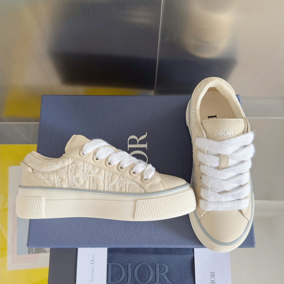 顶级版本:情侣款
Dior迪奥B33系列 Spin 情侣款 休闲 运动鞋 厚底 滑板鞋
原版购入开发 做