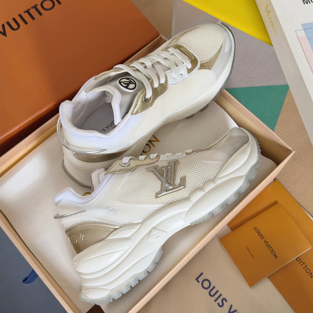 顶级版本:女款
LV路易威登L家驴牌 爆款RUN 55 运动鞋 网面 花卉 四叶草 休闲 Sneaker