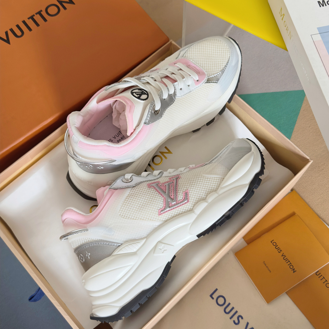 顶级版本:女款
LV路易威登L家驴牌 爆款RUN 55 运动鞋 网面 花卉 四叶草 休闲 Sneaker