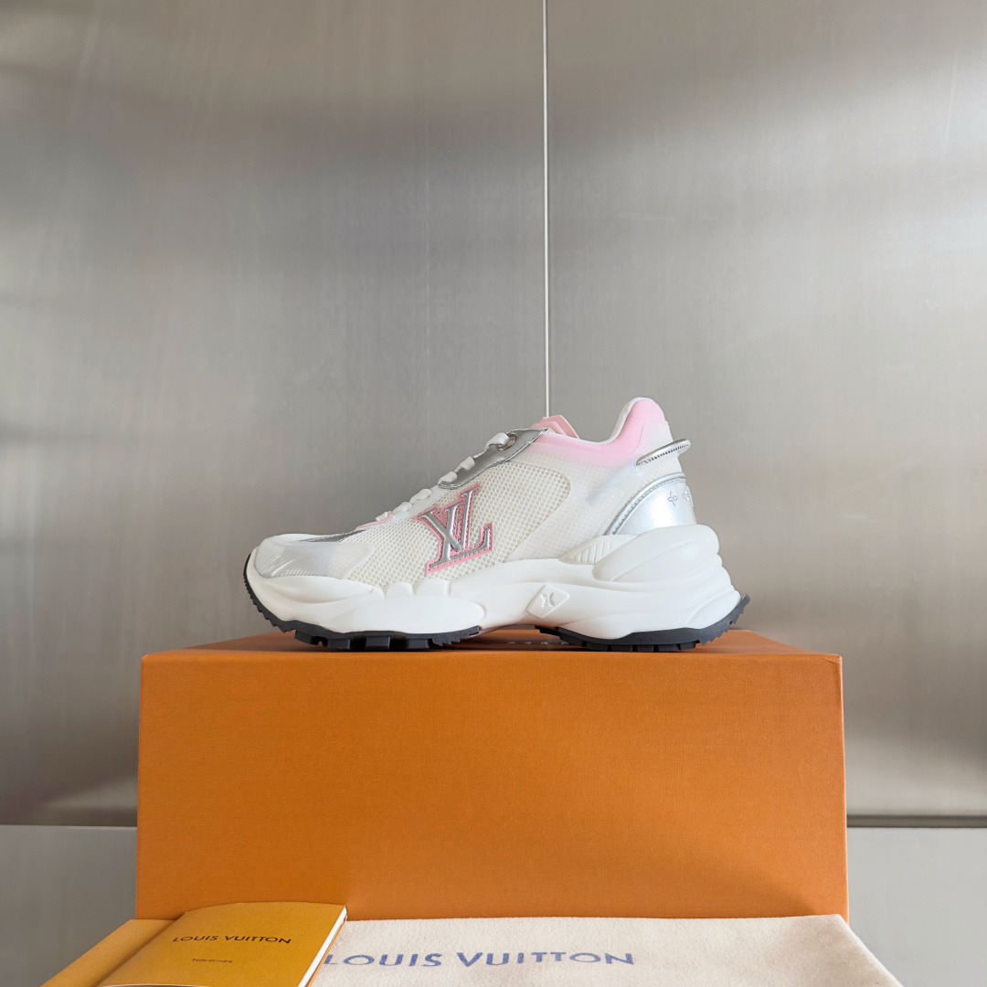 顶级版本:女款
LV路易威登L家驴牌 爆款RUN 55 运动鞋 网面 花卉 四叶草 休闲 Sneaker
