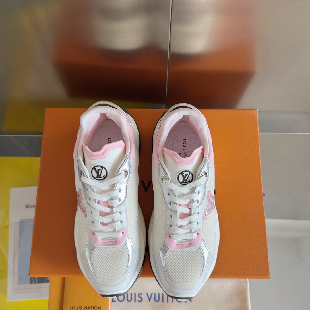 顶级版本:女款
LV路易威登L家驴牌 爆款RUN 55 运动鞋 网面 花卉 四叶草 休闲 Sneaker