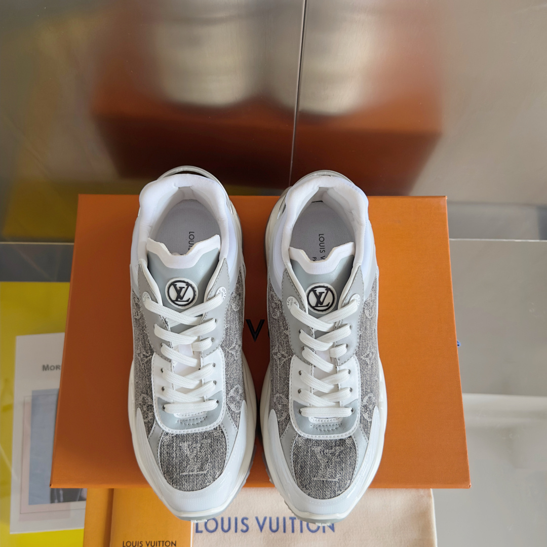 顶级版本:女款
LV路易威登L家驴牌 爆款RUN 55 运动鞋 网面 花卉 四叶草 休闲 Sneaker