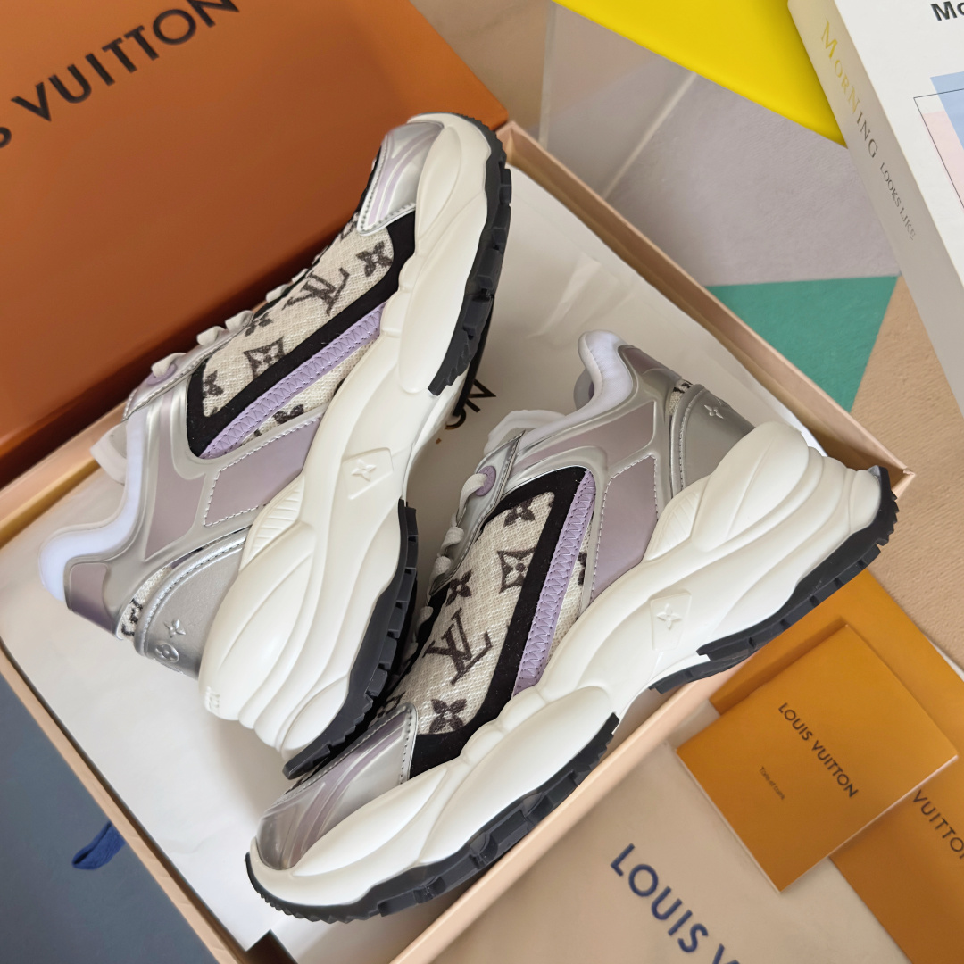 顶级版本:女款
LV路易威登L家驴牌 爆款RUN 55 运动鞋 网面 花卉 四叶草 休闲 Sneaker