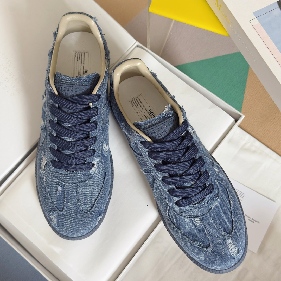 顶级版本:情侣款
MaisonMargiela MM6 马吉拉 情侣款 德训鞋 休闲 运动鞋
原版购入开