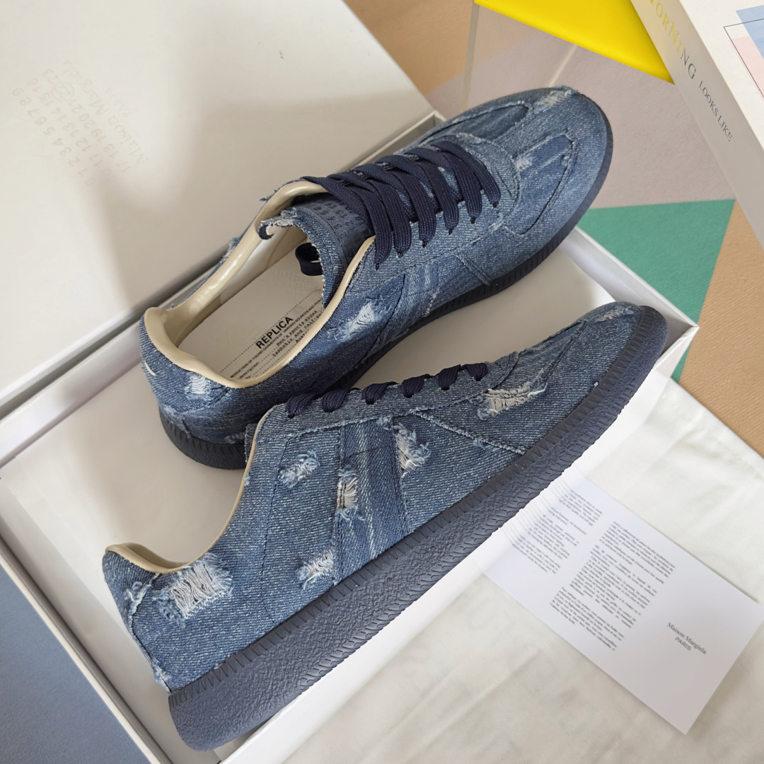顶级版本:情侣款
MaisonMargiela MM6 马吉拉 情侣款 德训鞋 休闲 运动鞋
原版购入开