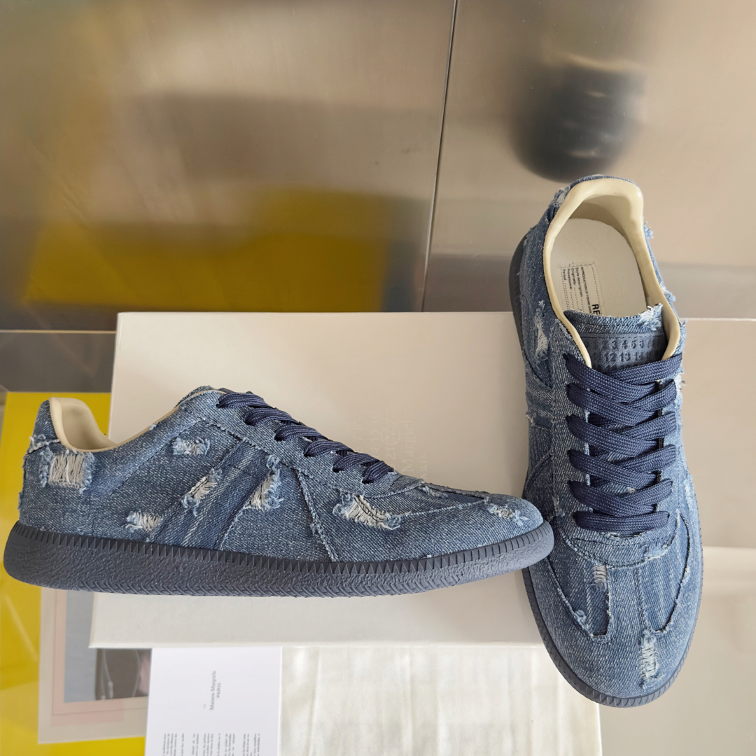 顶级版本:情侣款
MaisonMargiela MM6 马吉拉 情侣款 德训鞋 休闲 运动鞋
原版购入开