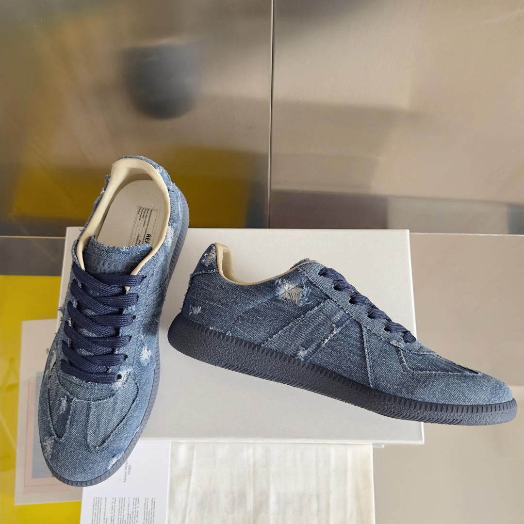 顶级版本:情侣款
MaisonMargiela MM6 马吉拉 情侣款 德训鞋 休闲 运动鞋
原版购入开