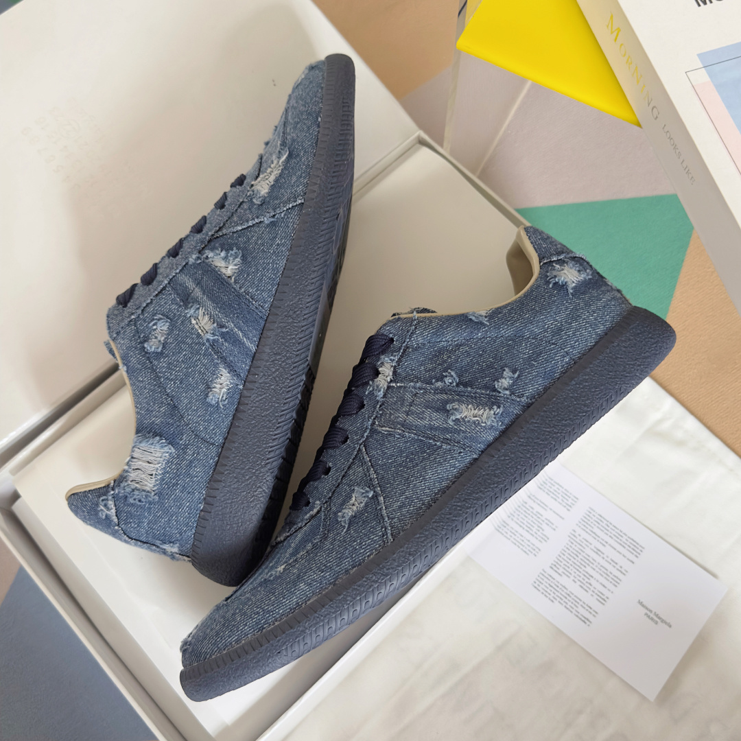 顶级版本:情侣款
MaisonMargiela MM6 马吉拉 情侣款 德训鞋 休闲 运动鞋
原版购入开