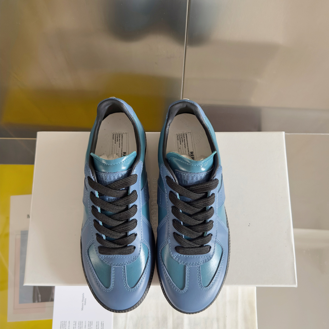 顶级版本:情侣款
MaisonMargiela MM6 马吉拉 情侣款 德训鞋 休闲 运动鞋
原版购入开
