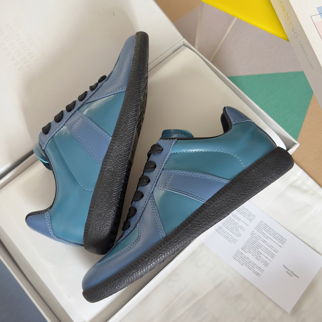 顶级版本:情侣款
MaisonMargiela MM6 马吉拉 情侣款 德训鞋 休闲 运动鞋
原版购入开