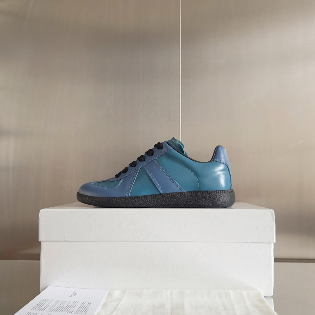 顶级版本:情侣款
MaisonMargiela MM6 马吉拉 情侣款 德训鞋 休闲 运动鞋
原版购入开