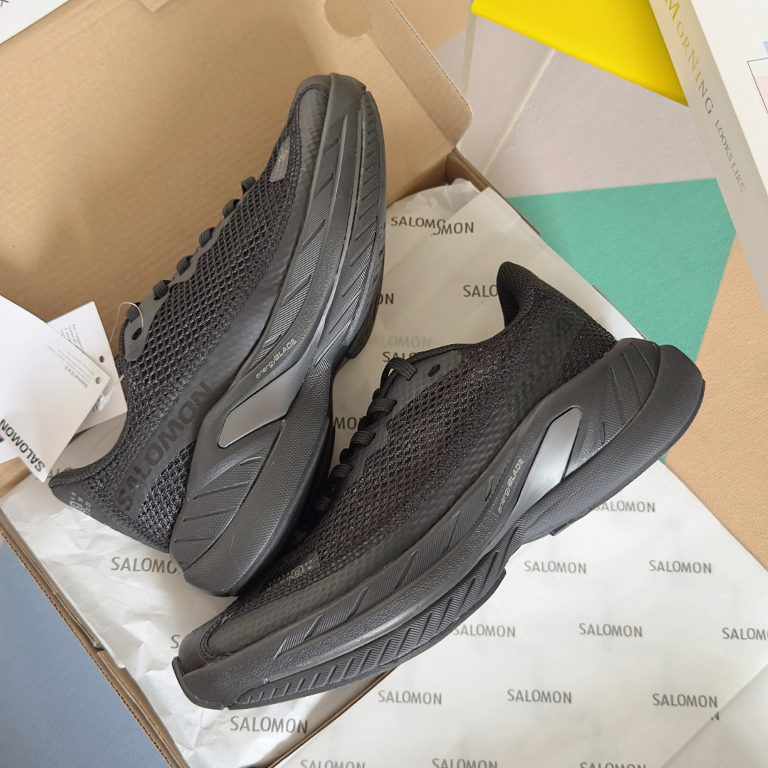 顶级版本:情侣款
MM6马吉拉 x Salomon 萨洛蒙Spectur 2系列 情侣款 网面 厚底 休