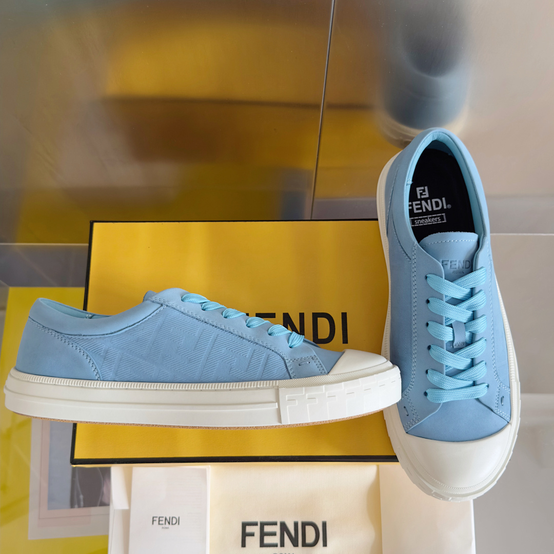 顶级版本:情侣款
Fendi芬迪Domino系列 老花FF帆布 情侣款 休闲 运动鞋 滑板鞋
原版购入开