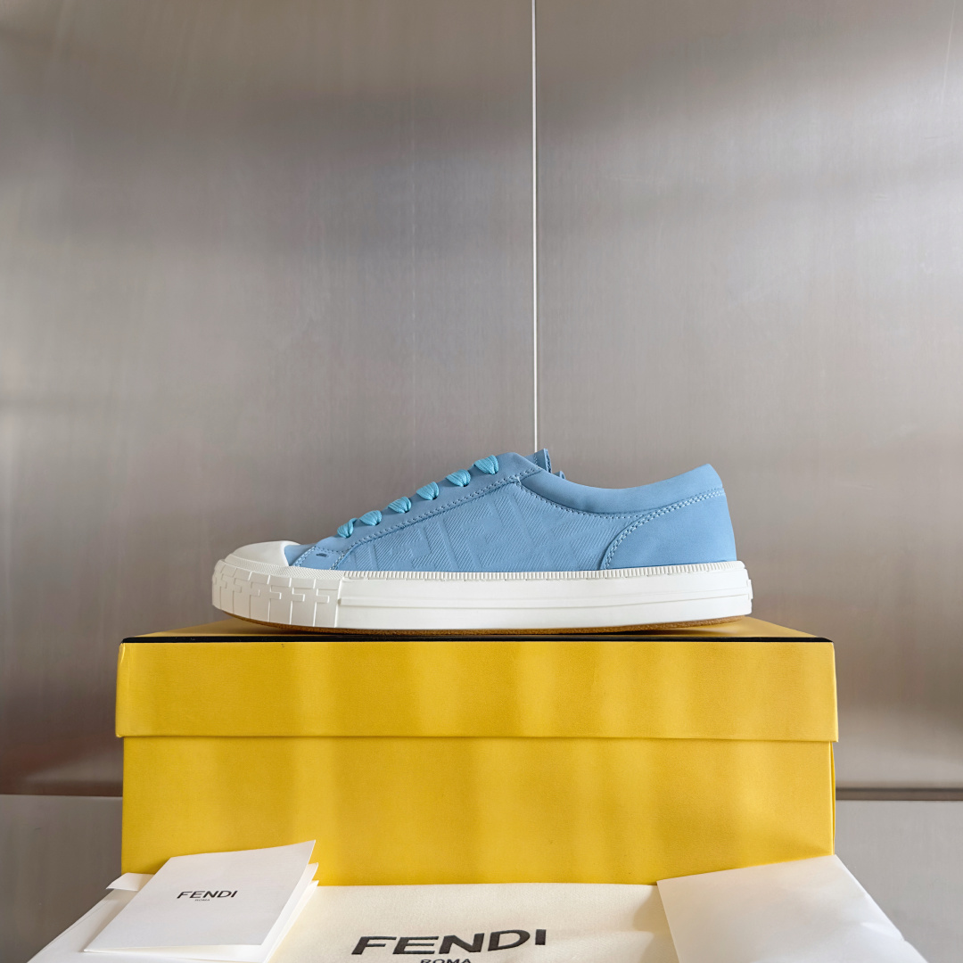 顶级版本:情侣款
Fendi芬迪Domino系列 老花FF帆布 情侣款 休闲 运动鞋 滑板鞋
原版购入开
