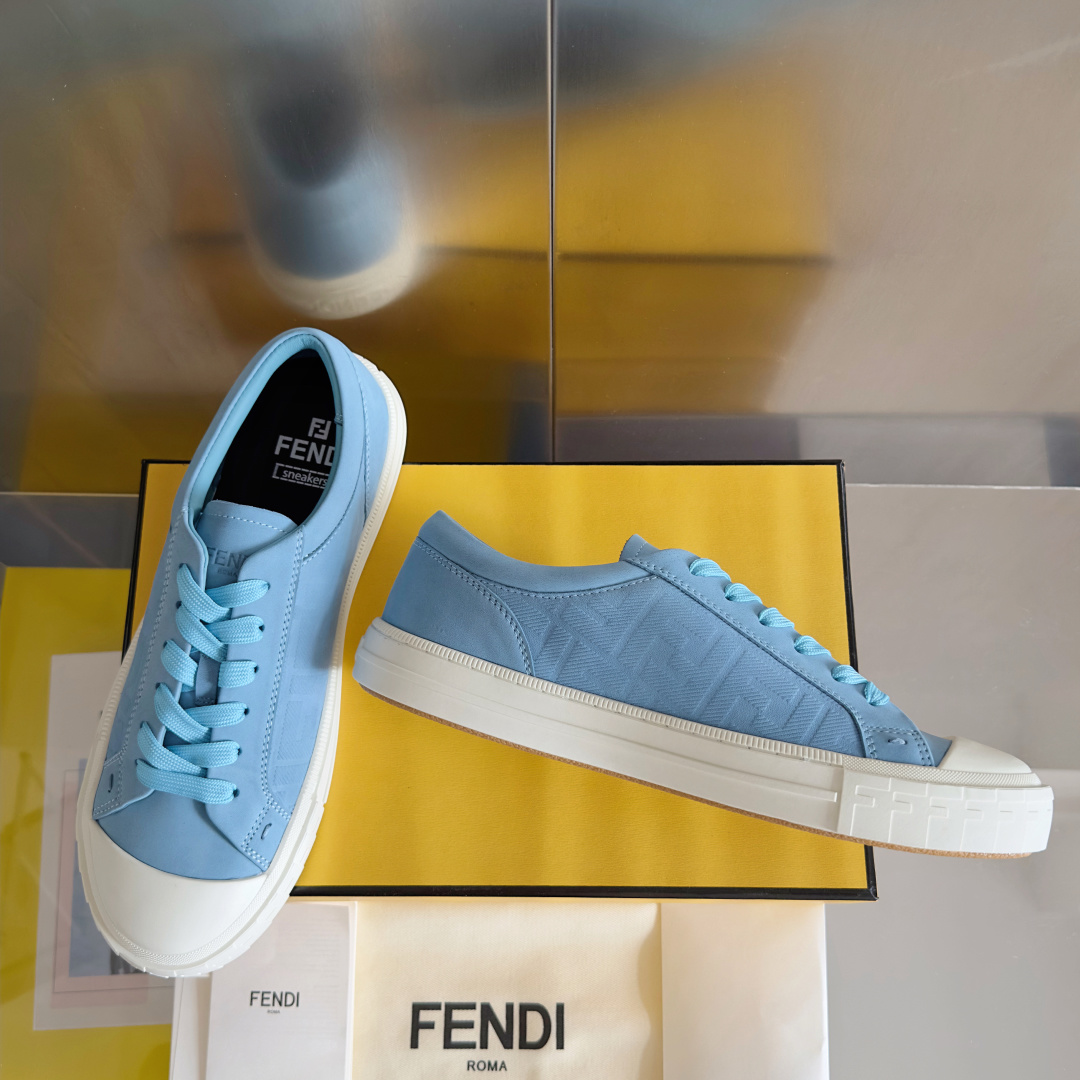 顶级版本:情侣款
Fendi芬迪Domino系列 老花FF帆布 情侣款 休闲 运动鞋 滑板鞋
原版购入开