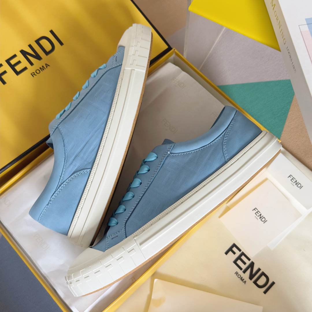 顶级版本:情侣款
Fendi芬迪Domino系列 老花FF帆布 情侣款 休闲 运动鞋 滑板鞋
原版购入开