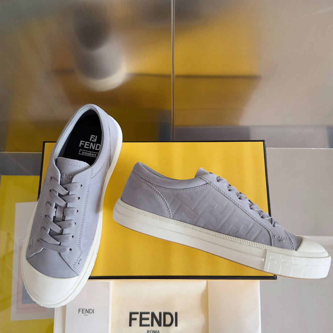 顶级版本:情侣款
Fendi芬迪Domino系列 老花FF帆布 情侣款 休闲 运动鞋 滑板鞋
原版购入开