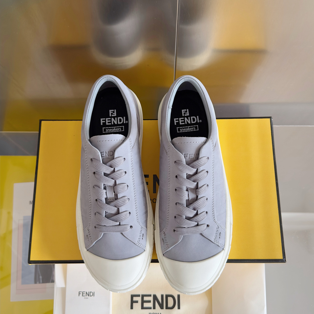 顶级版本:情侣款
Fendi芬迪Domino系列 老花FF帆布 情侣款 休闲 运动鞋 滑板鞋
原版购入开