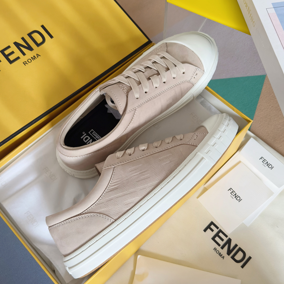 顶级版本:情侣款
Fendi芬迪Domino系列 老花FF帆布 情侣款 休闲 运动鞋 滑板鞋
原版购入开