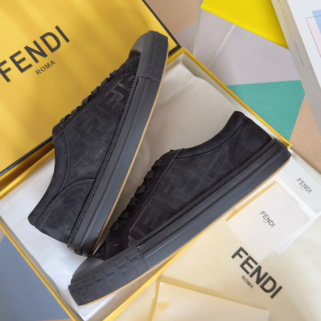 顶级版本:情侣款
Fendi芬迪Domino系列 老花FF帆布 情侣款 休闲 运动鞋 滑板鞋
原版购入开