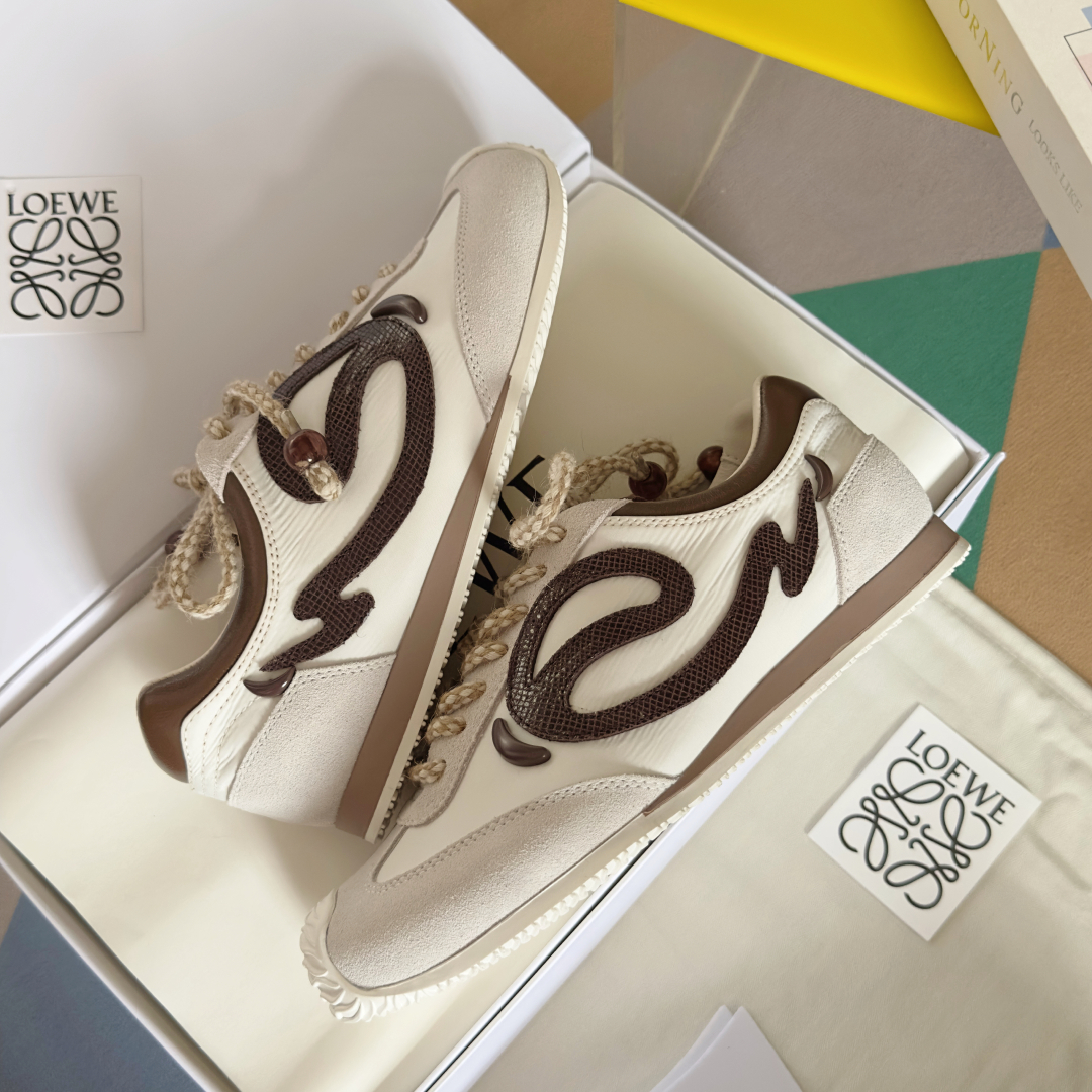 顶级版本：女款
LOEWE 罗意威 最新走秀款 Ballet Runner 2.0情侣款 芭蕾 休闲 运