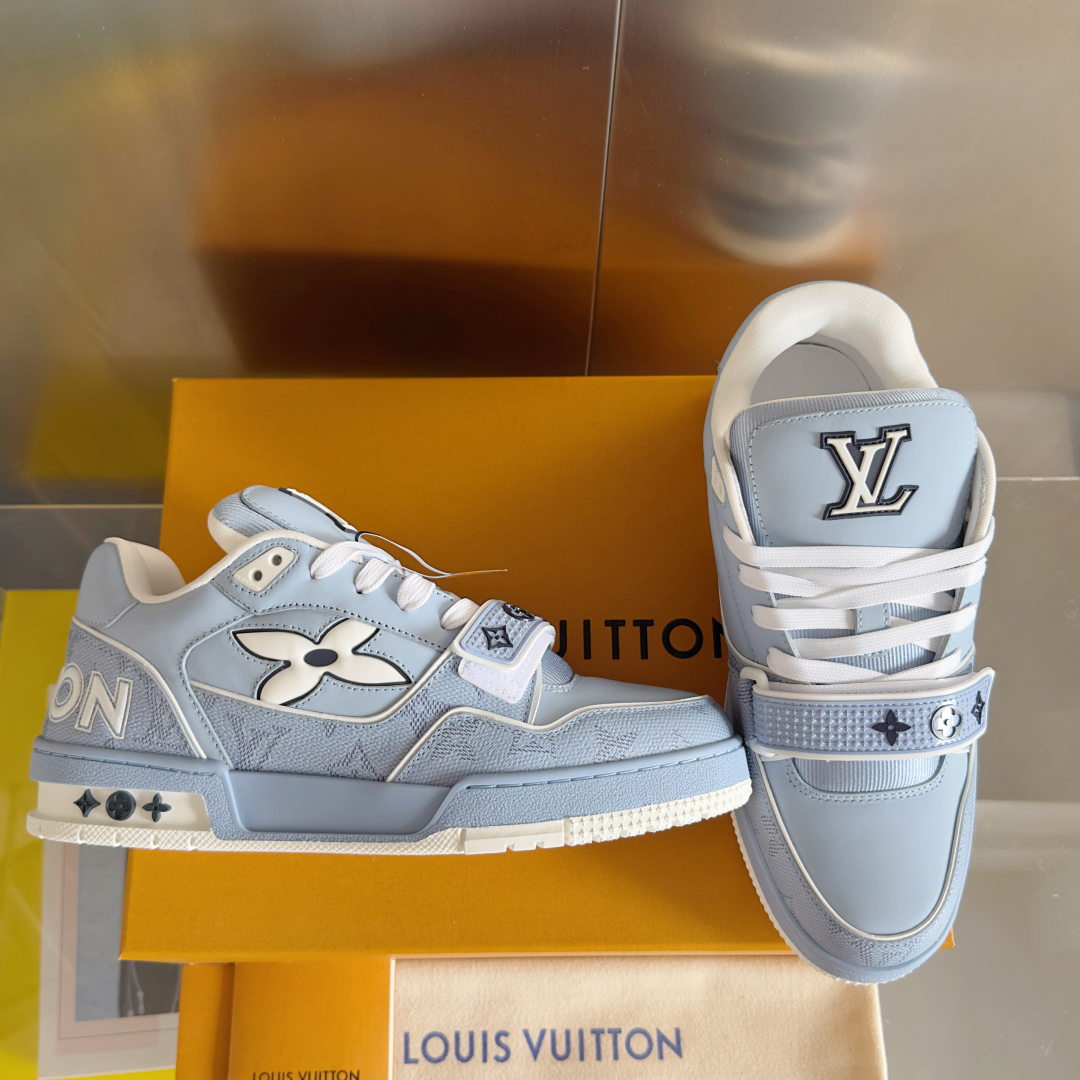 顶级版本：男款
LV TARINE路易威登 驴牌 L家 情侣款 休闲 运动鞋 滑板鞋
原版购入开发 做货