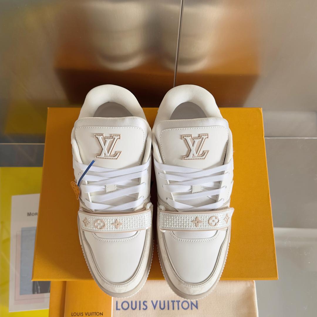 顶级版本：男款
LV TARINE路易威登 驴牌 L家 情侣款 休闲 运动鞋 滑板鞋
原版购入开发 做货