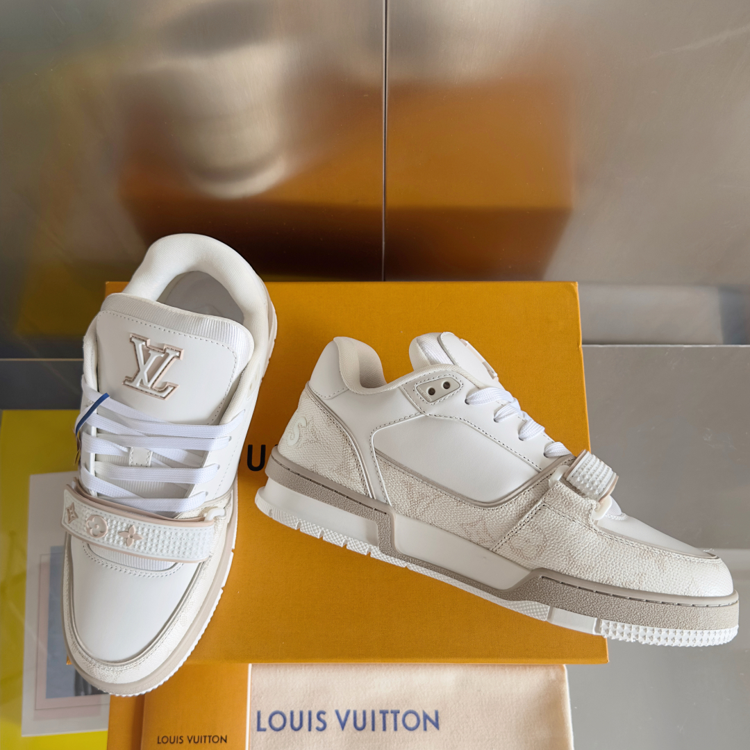顶级版本：男款
LV TARINE路易威登 驴牌 L家 情侣款 休闲 运动鞋 滑板鞋
原版购入开发 做货