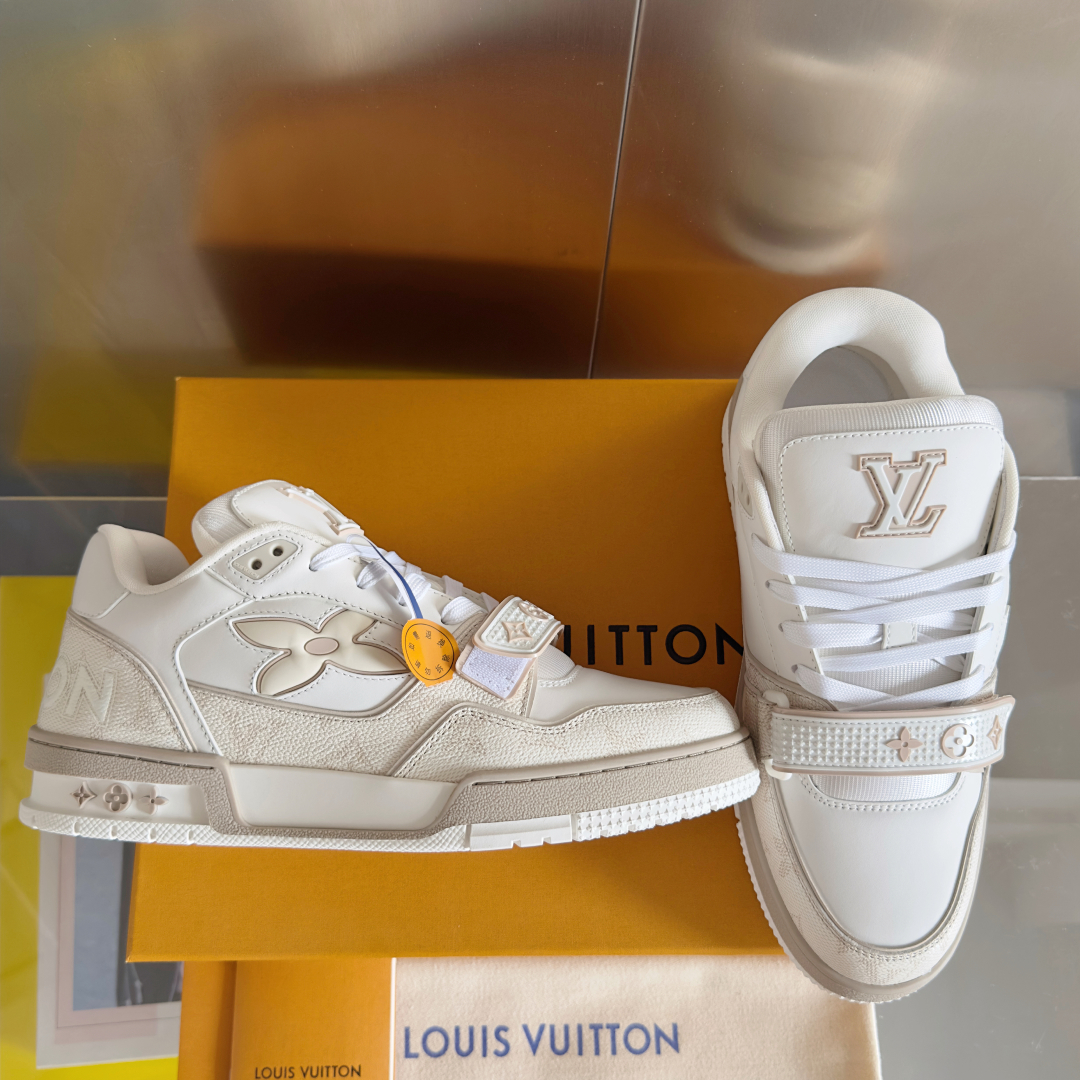 顶级版本：男款
LV TARINE路易威登 驴牌 L家 情侣款 休闲 运动鞋 滑板鞋
原版购入开发 做货