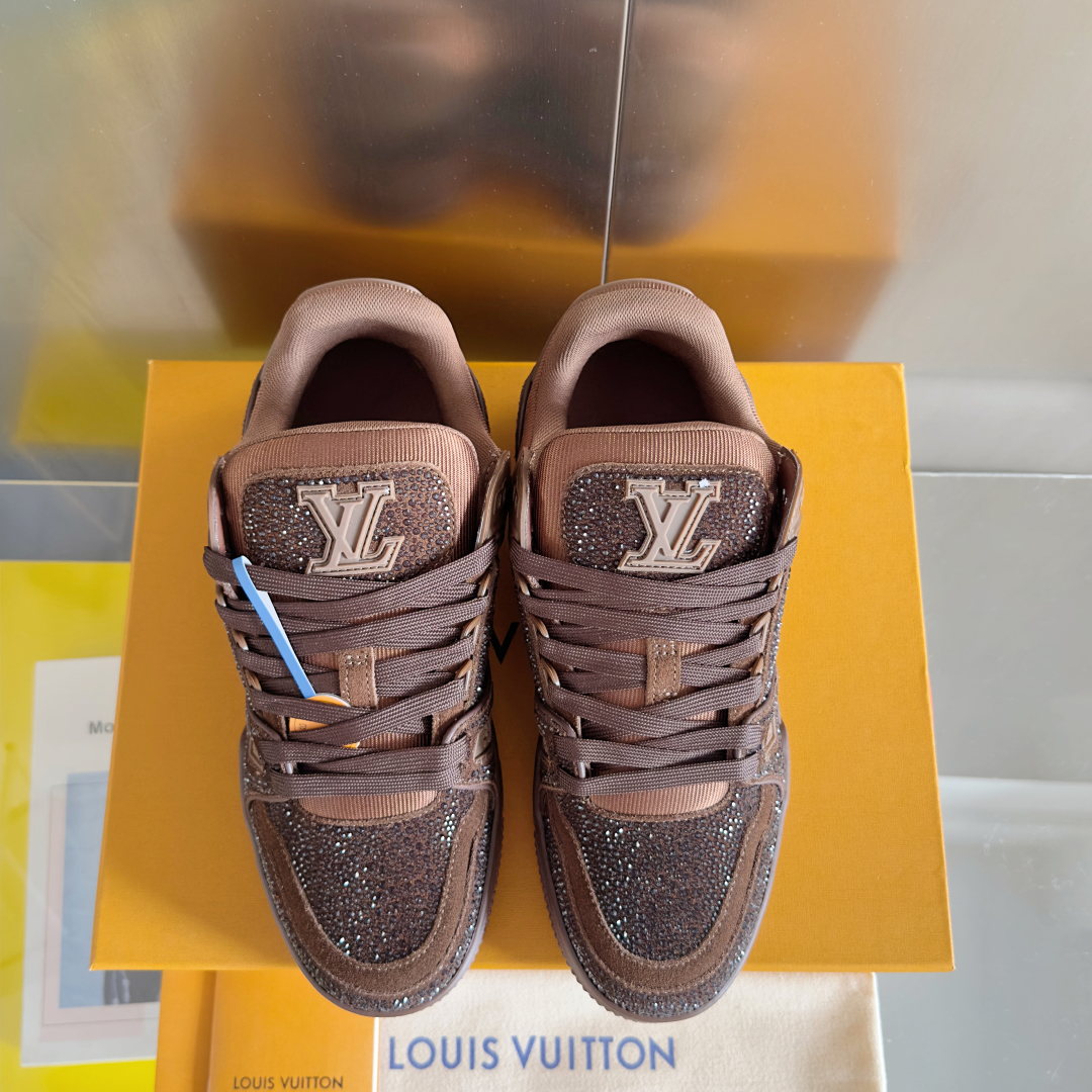 顶级版本：男款
LV TARINE路易威登 驴牌 L家 情侣款 休闲 运动鞋 滑板鞋
原版购入开发 做货