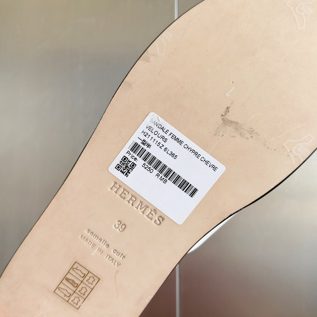 顶级版本：情侣款（莞货+飞机盒
Hermes爱马仕lzmir系列 情侣款 老舅鞋 复古 二舅拖鞋 H拖 