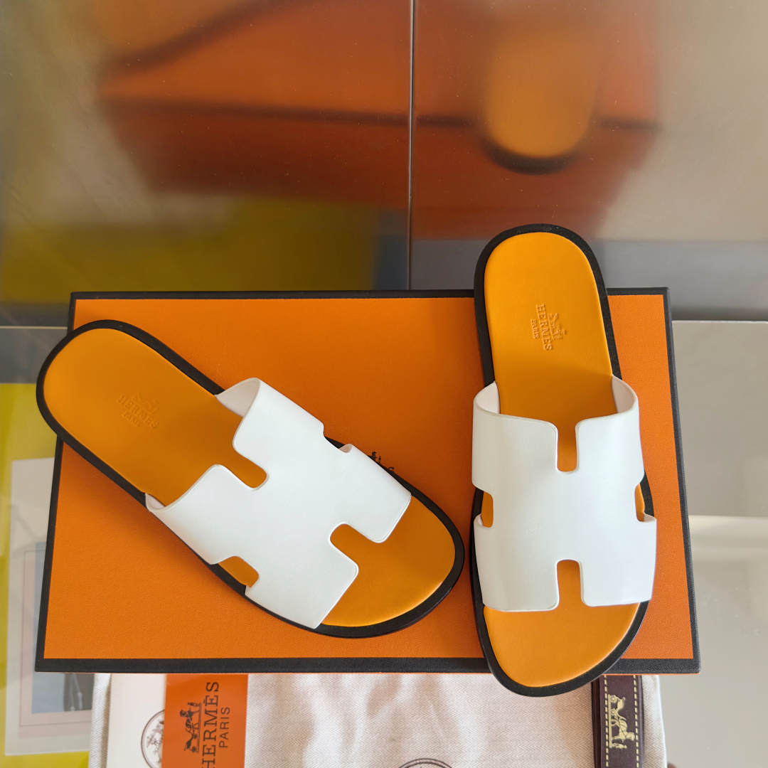 顶级版本：情侣款（莞货+飞机盒
Hermes爱马仕lzmir系列 情侣款 老舅鞋 复古 二舅拖鞋 H拖 