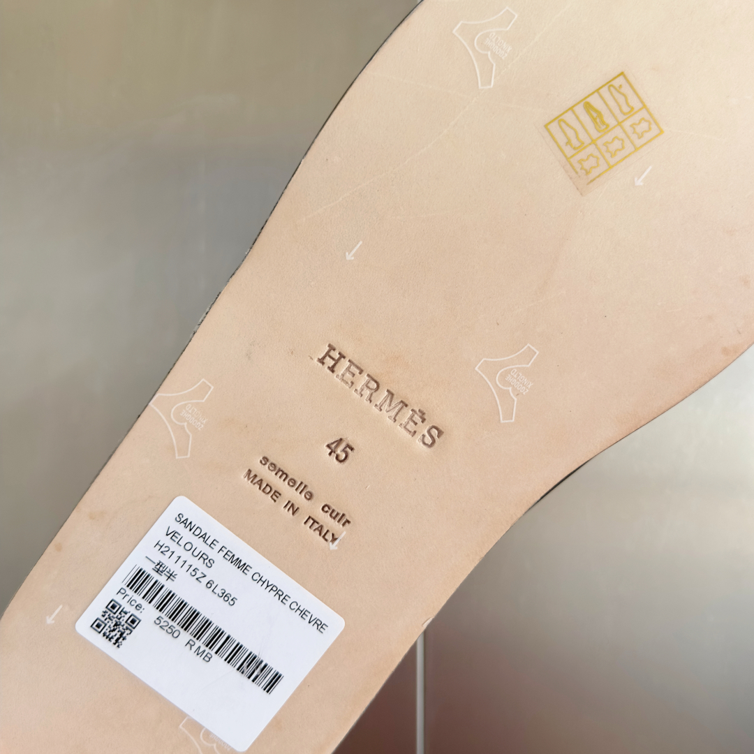 顶级版本：情侣款（莞货+飞机盒
Hermes爱马仕lzmir系列 情侣款 老舅鞋 复古 二舅拖鞋 H拖 