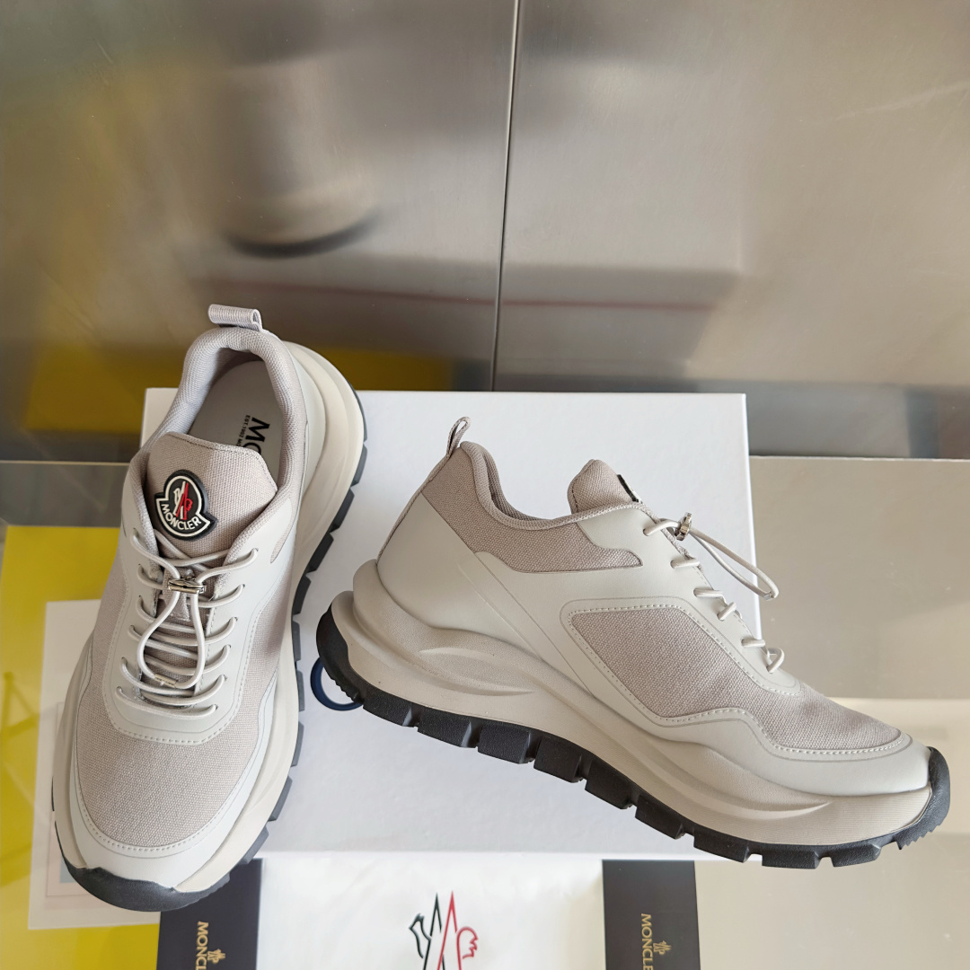 顶级版本:男款
Moncler 盟可睐/蒙口 户外 休闲 运动鞋 老爹鞋
原版购入开发 做货 运动鞋旨在