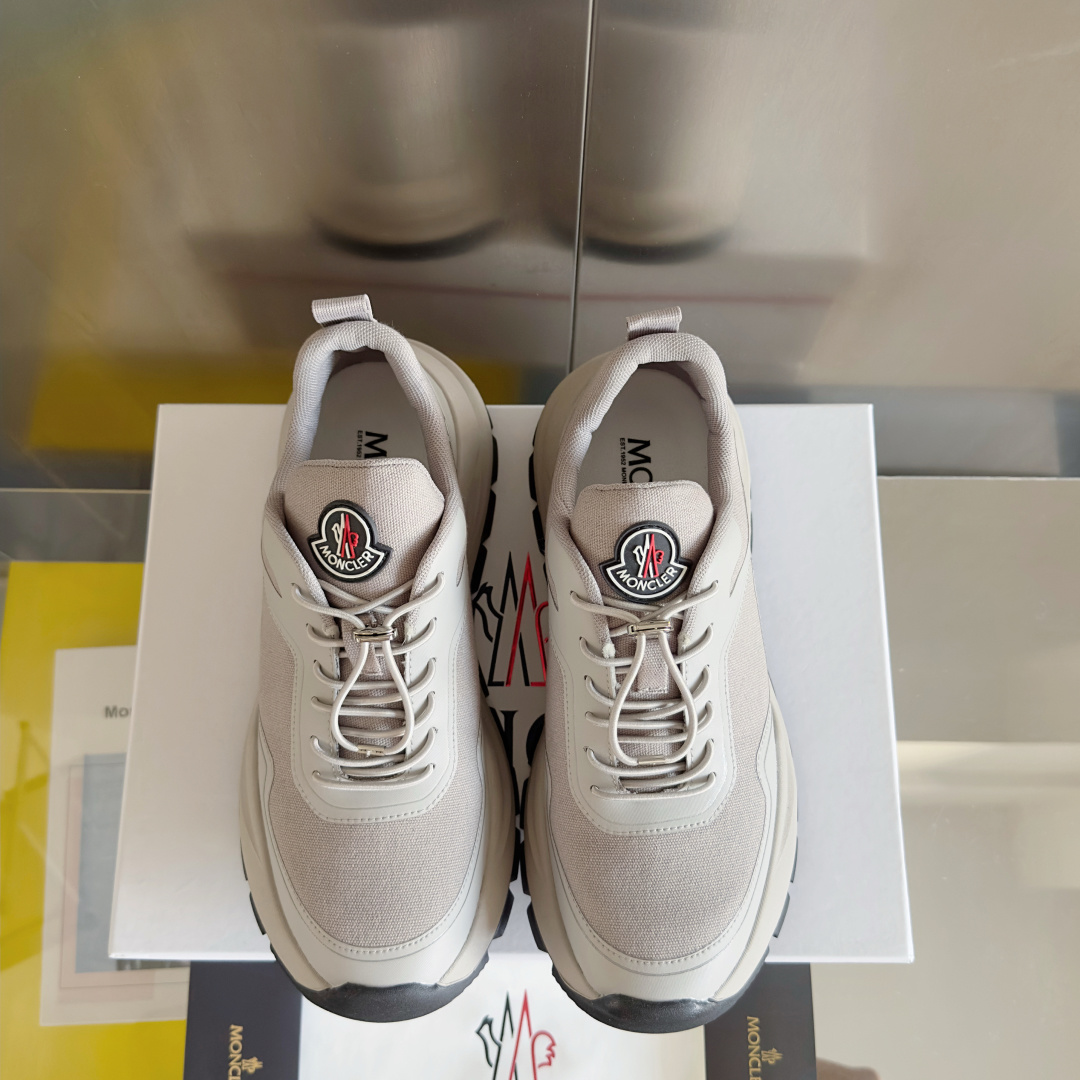 顶级版本:男款
Moncler 盟可睐/蒙口 户外 休闲 运动鞋 老爹鞋
原版购入开发 做货 运动鞋旨在