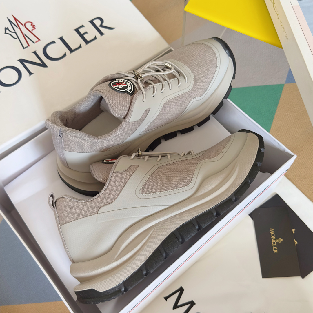 顶级版本:男款
Moncler 盟可睐/蒙口 户外 休闲 运动鞋 老爹鞋
原版购入开发 做货 运动鞋旨在