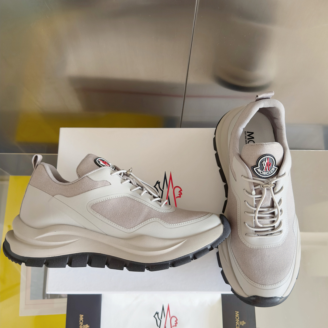 顶级版本:男款
Moncler 盟可睐/蒙口 户外 休闲 运动鞋 老爹鞋
原版购入开发 做货 运动鞋旨在