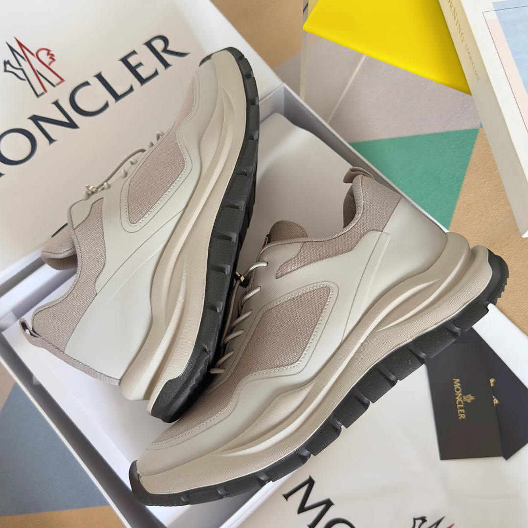 顶级版本:男款
Moncler 盟可睐/蒙口 户外 休闲 运动鞋 老爹鞋
原版购入开发 做货 运动鞋旨在