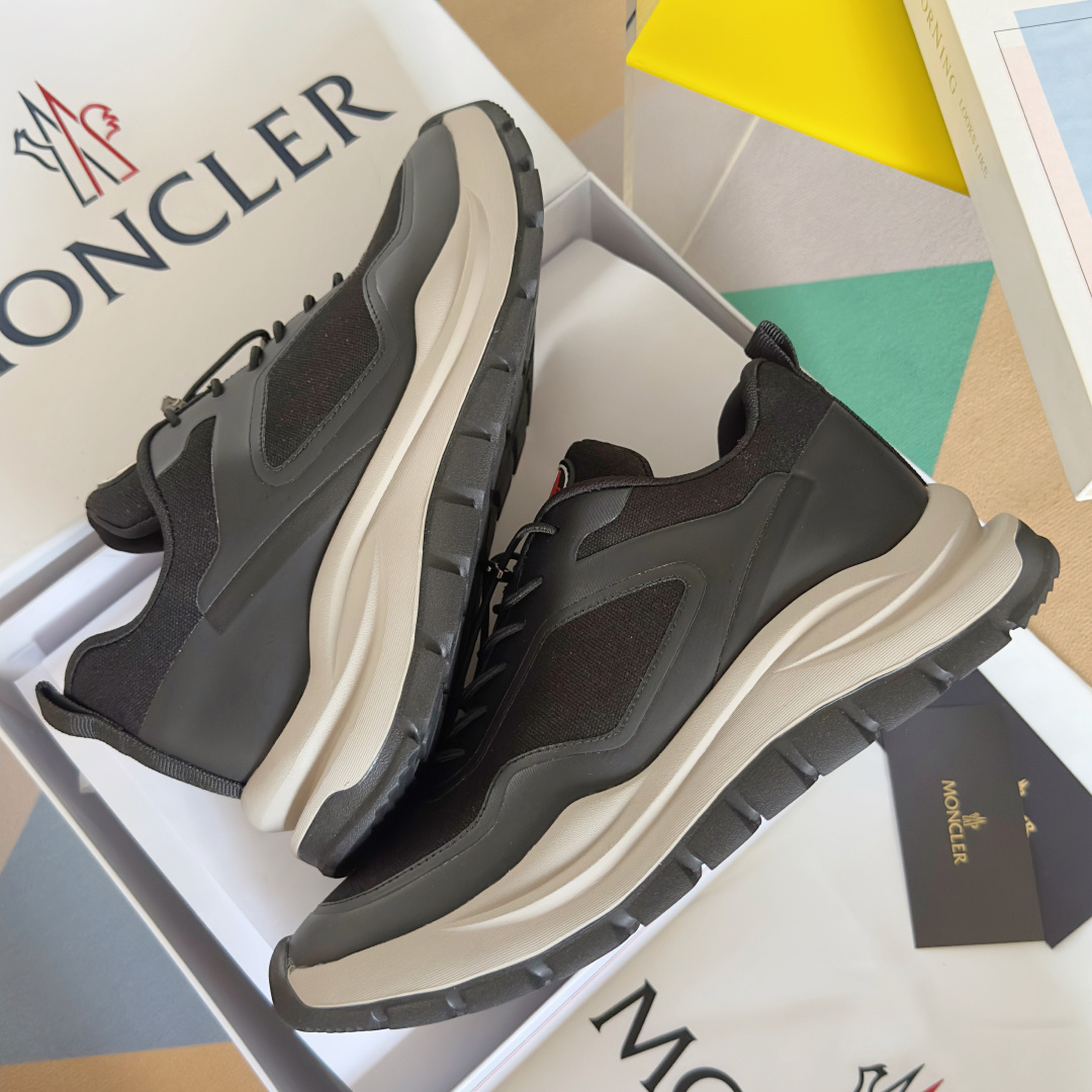顶级版本:男款
Moncler 盟可睐/蒙口 户外 休闲 运动鞋 老爹鞋
原版购入开发 做货 运动鞋旨在