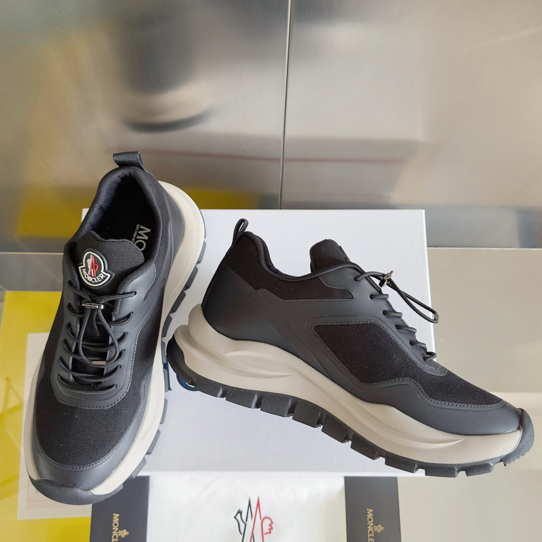 顶级版本:男款
Moncler 盟可睐/蒙口 户外 休闲 运动鞋 老爹鞋
原版购入开发 做货 运动鞋旨在