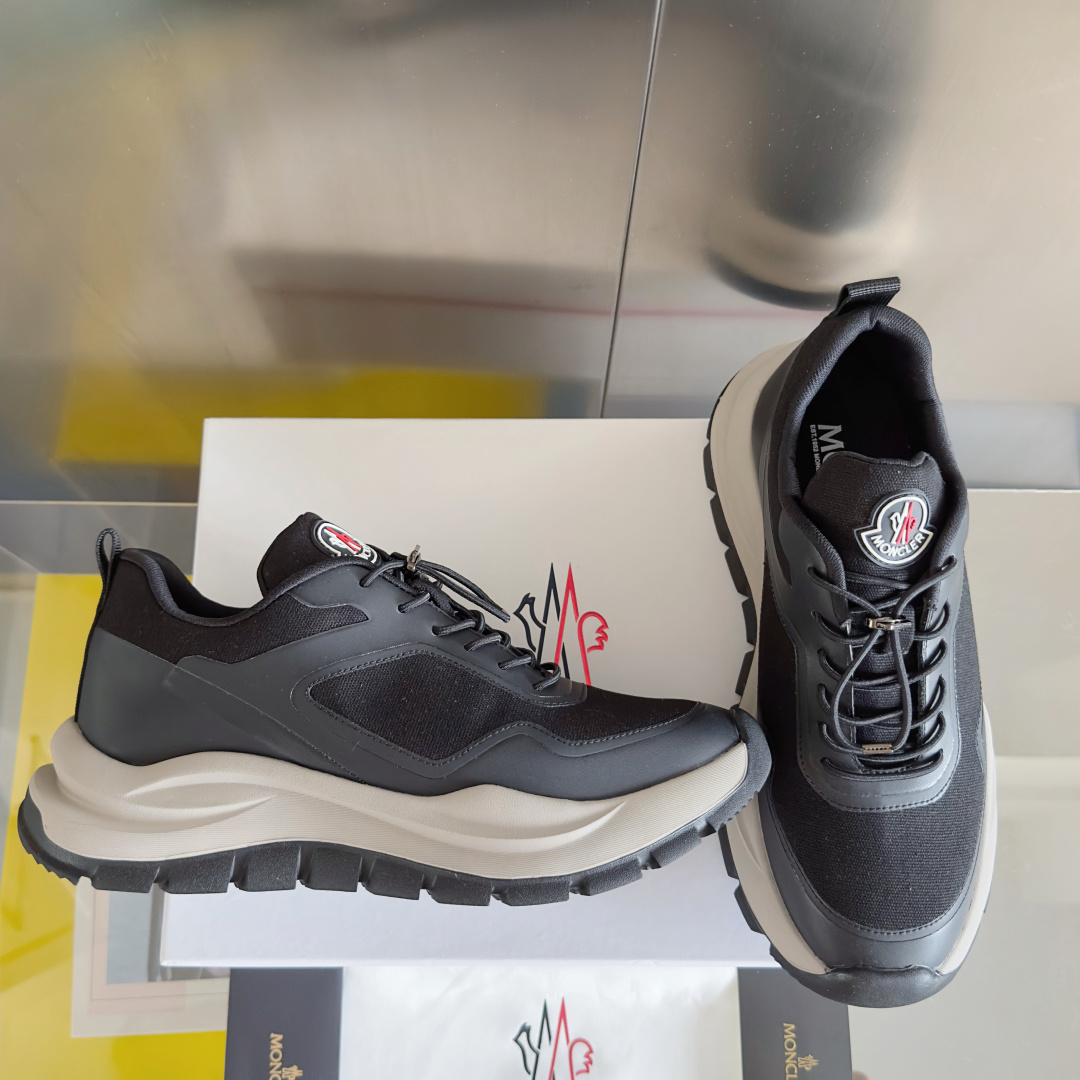顶级版本:男款
Moncler 盟可睐/蒙口 户外 休闲 运动鞋 老爹鞋
原版购入开发 做货 运动鞋旨在