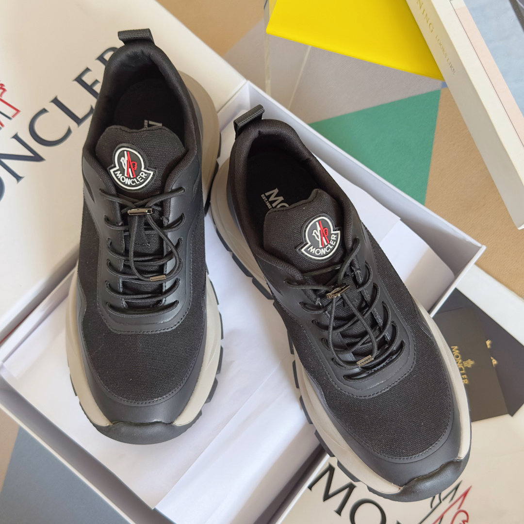 顶级版本:男款
Moncler 盟可睐/蒙口 户外 休闲 运动鞋 老爹鞋
原版购入开发 做货 运动鞋旨在